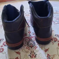 کفش ساق دار|کیف، کفش، کمربند|اندیشه, اندیشه فاز ۱|دیوار