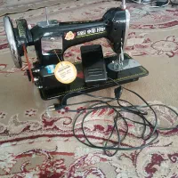 چرخ خیاطی برقی *گل* در حد نو