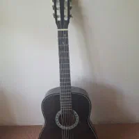 گیتار مشکی و classic