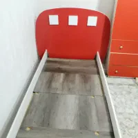 تخت خواب و کمد