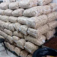 بادام زمینی با پوست و بو داده شده