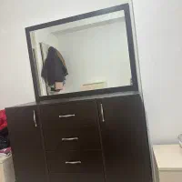 میز آرایش و کمد