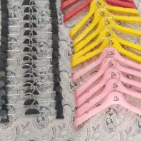 چوب لباسی رنگی و۲گیره مخصوص شلوارودامن
