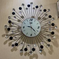 ساعت بسیار تمیز و سالم