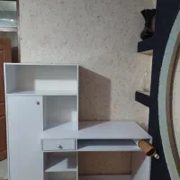 میز تحریر کتابخانه دار