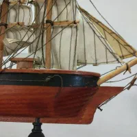 کشتی خشکل بادبانی با چوب مرغوب