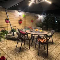 میز آتشگاه به همراه ۶ تا صندلی و چتر چراغ دار