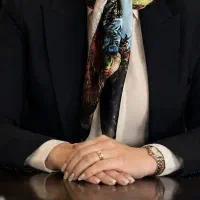 مشاوره حقوقی تلفنی با وکیل پایه یک دادگستری