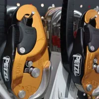 کارابین فولاد تجهیزات بندبازی راپل ابزار پتزلPETZL