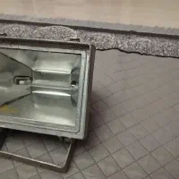 پروژکتور باغی|لامپ و چراغ|اصفهان, بهارستان|دیوار