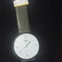 یک عدد ساعت نو