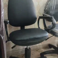 صندلی اداری در حد نو