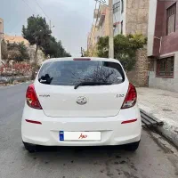 هیوندا i20 215