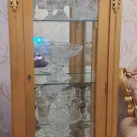 ویترین شیک و تمیز و تمام چوب