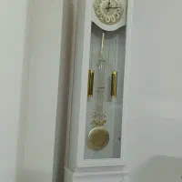 ساعت ایستاده سفید