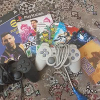 چند عدد بازی ps1 به همراه دو دسته