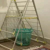 رخت اویز و سبد