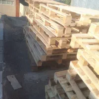 تعدادی پالت چوبی