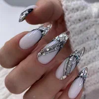 اموزش کاشت ناخن پاکسازی بافت مو