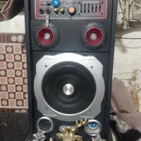 یک جفت اسپیکر خانگی قدرتمند 30000 وات