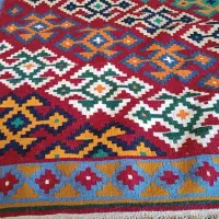 دو عدد گلیم دستباف با نقش و نگار زیبا به فروش می..