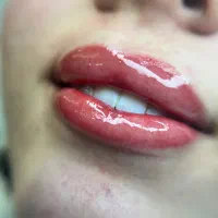 تینت لب دائم به صورت تخصصی