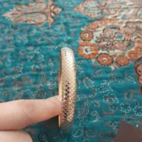 یک عدد النگوسایر ۳.۵ پنج درصد بالای تابلو