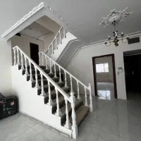 ویلایی ۲۵۰ متری /سه طبقه بنا /۴۳۰متر بنا / دانشجو