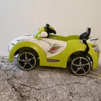 ماشین کودک|اسباب‌بازی بچه|رباط‌کریم, رباط‌کریم|دیوار