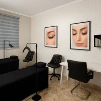 فرصت ویژه اجاره اتاق مژه در مجموعه لوکس زیبایی