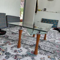 میز شیشه ای  خارجی همراه سه عدد عسلی کاملا سالم