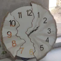 ساعت دفرمه رزینی|ساعت دیواری و تزئینی|تهران, کیانشهر|دیوار