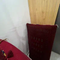 یک جفت پشتی جرگرانی و یک عدد پشتی گنبدی