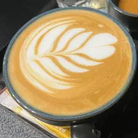 همکار در کافه