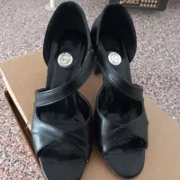 کفش|کیف، کفش، کمربند|بندر ترکمن, |دیوار