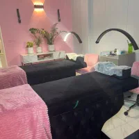 اجاره میز ناخن و تخت مژه و صندلی اصلاح وتاتو|آرایشگاه و سالن‌های زیبایی|تهران, پاسداران|دیوار