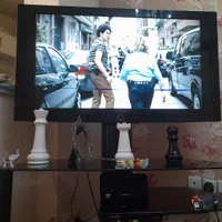 میز و تلویزیون
