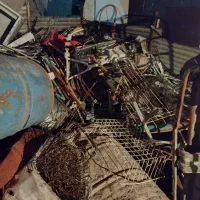 به یک کارگر ساده کم سن و سال نیازمندم