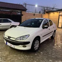 ۲۰۶صندوقدار V8