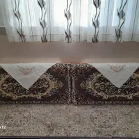 کنار فرش تمیز در حدنو ویک جفت پشتی