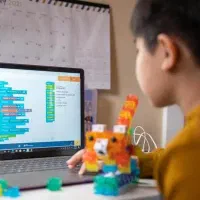 آموزش برنامه نویسی خصوصی کودکان اسکرچ،بازی،داستان