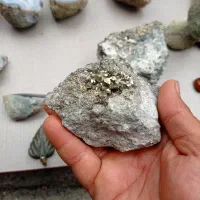 سنگ های پیریت