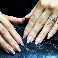 کاشت ناخن و پدیکور خوی (تخفیف ویژه یلدا )