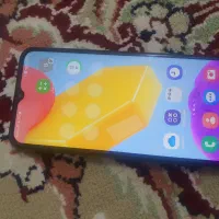 یک دستگاه گوشی m13 فروشی