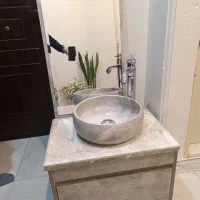 روشویی سنگی ، کابینت چوبی ، آیینه