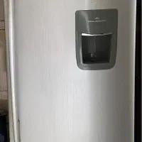 یک عددیخچال بدون فریزر