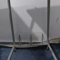 میز چرخ سردوز دارای آنتن با پایه بلند آنتن