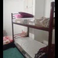 تخت دو طبقه فرفوژه با کفپوش فلزی چوبی