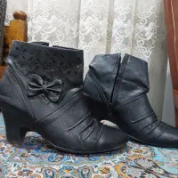 نیم بوت چرمی پاشنه دارسایز۳۸