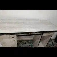 صندلی و میز تحریر